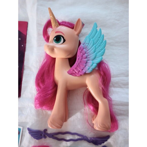 My Little Pony MLP Sunny Starscout Ribbon Hairstyles Figure + Accessories - Picture 2 of 7